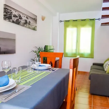 Duplex Con Piscina Corralejo, Wi-fi בית נופש